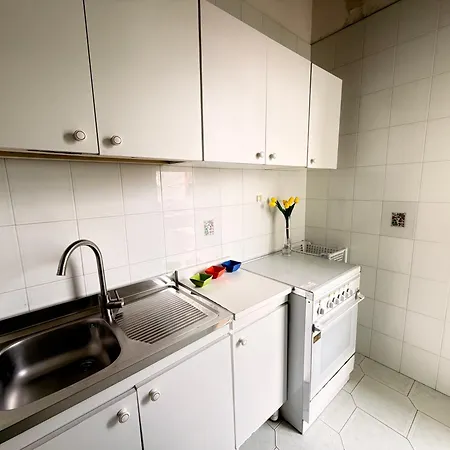 Апартаменти Praja House *